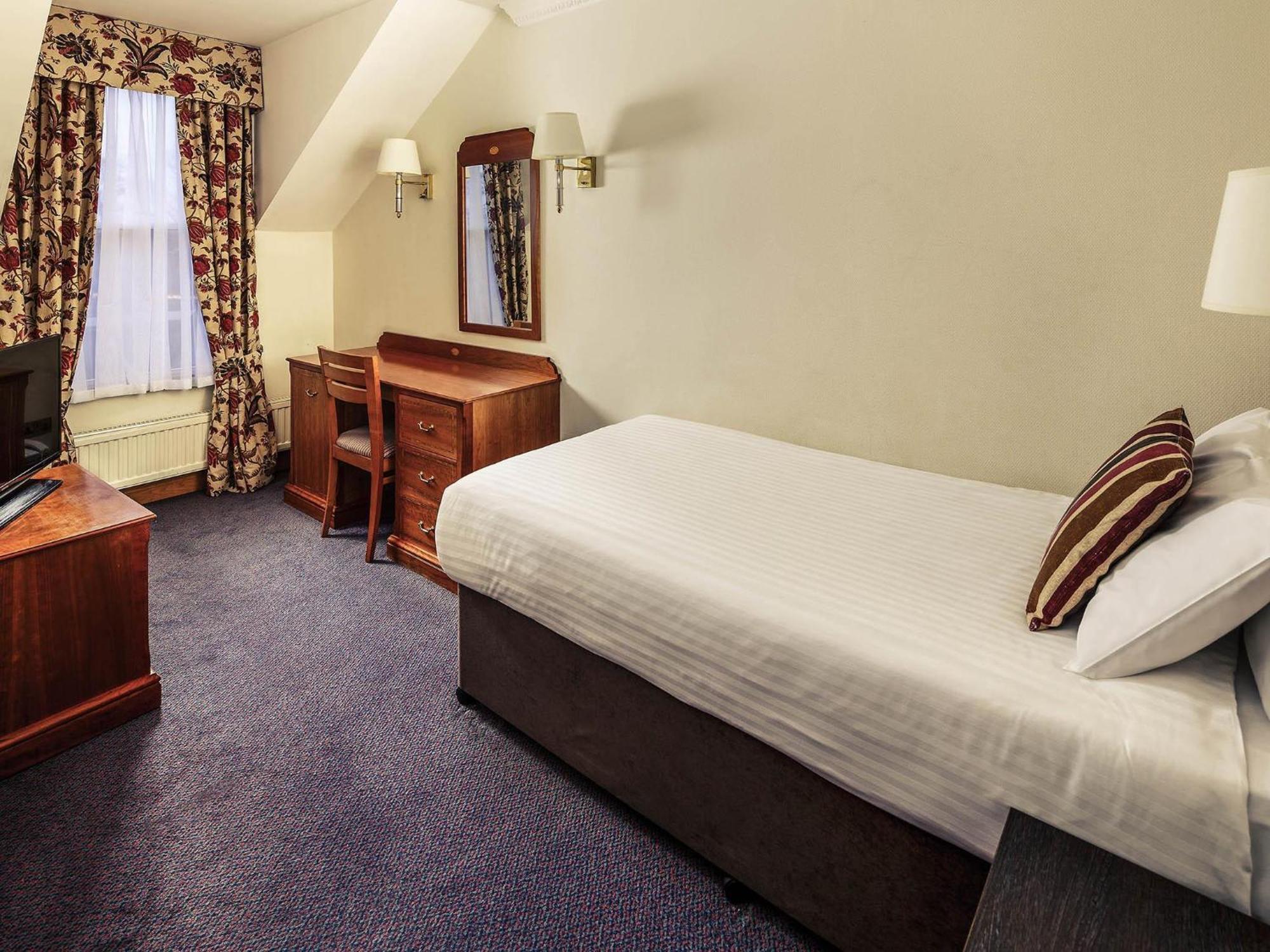 Mercure York Fairfield Manor Hotel — Photos 2